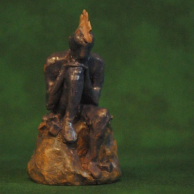 Figuren aus Ton von Fabian Williges - grbelnder Punk - fr Tom Meister